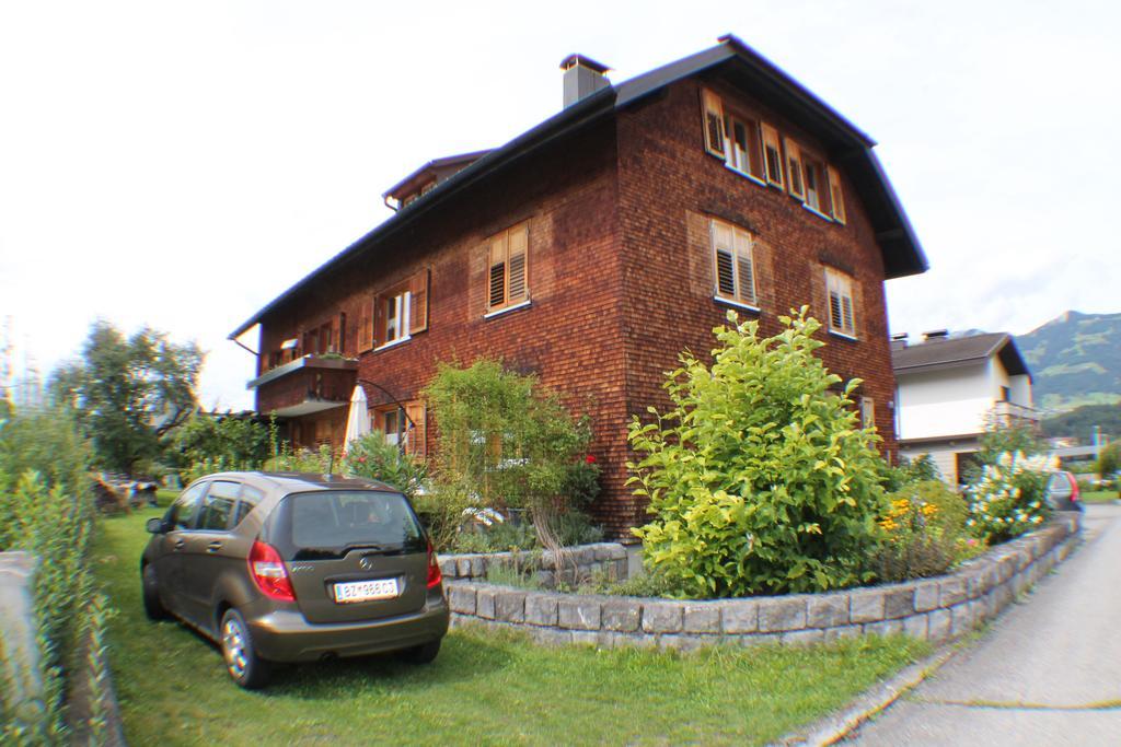 Mama Kaethe - Apartments Nenzing Buitenkant foto
